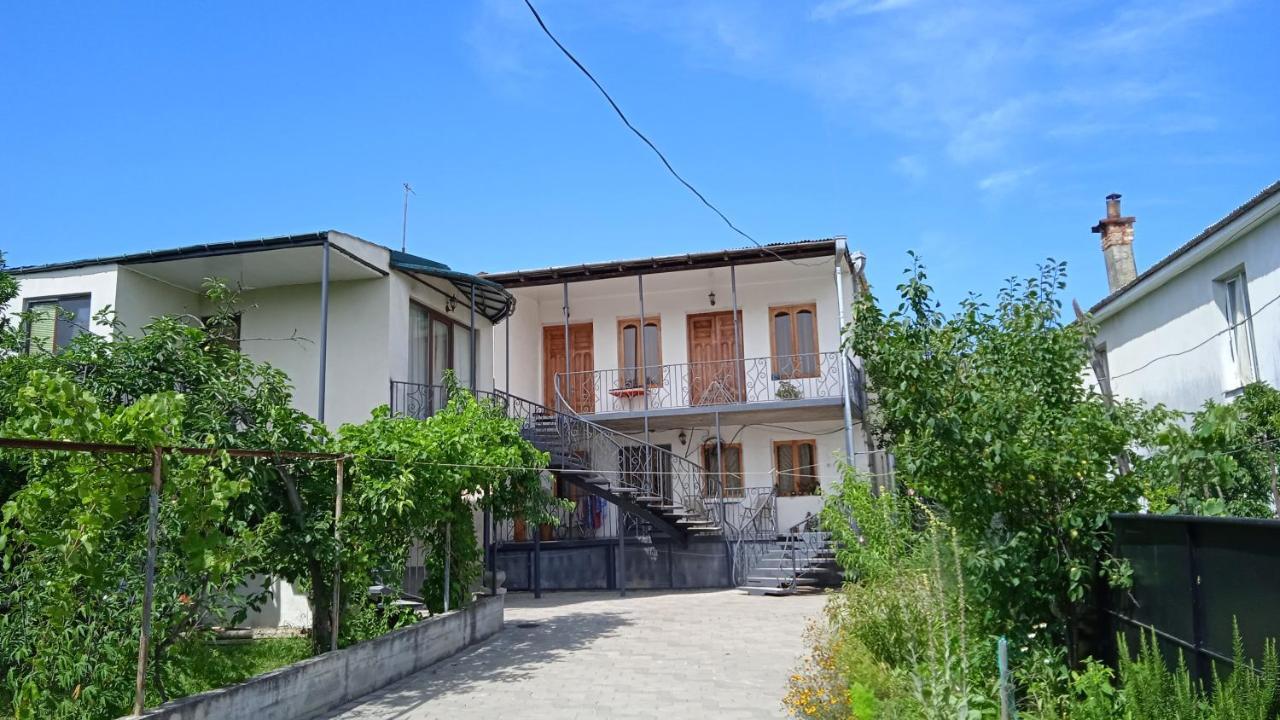 Гостевой дом Sataplia District Кутаиси Экстерьер фото