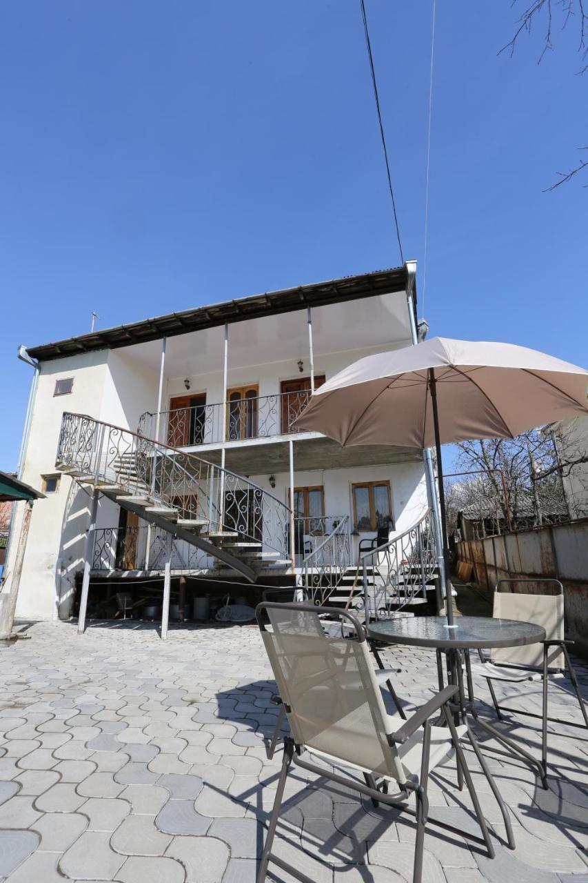 Гостевой дом Sataplia District Кутаиси Экстерьер фото
